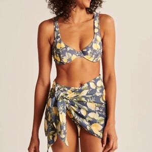 Abercrombie & Fitch | Lemon Bikini Set XL high waisted bottoms